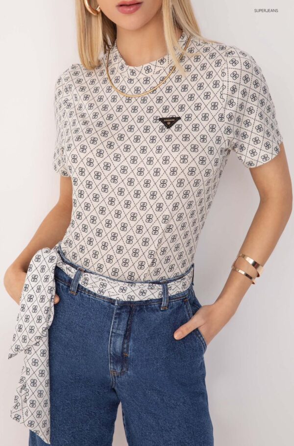 T-shirt slim estampa geométrica exclusiva